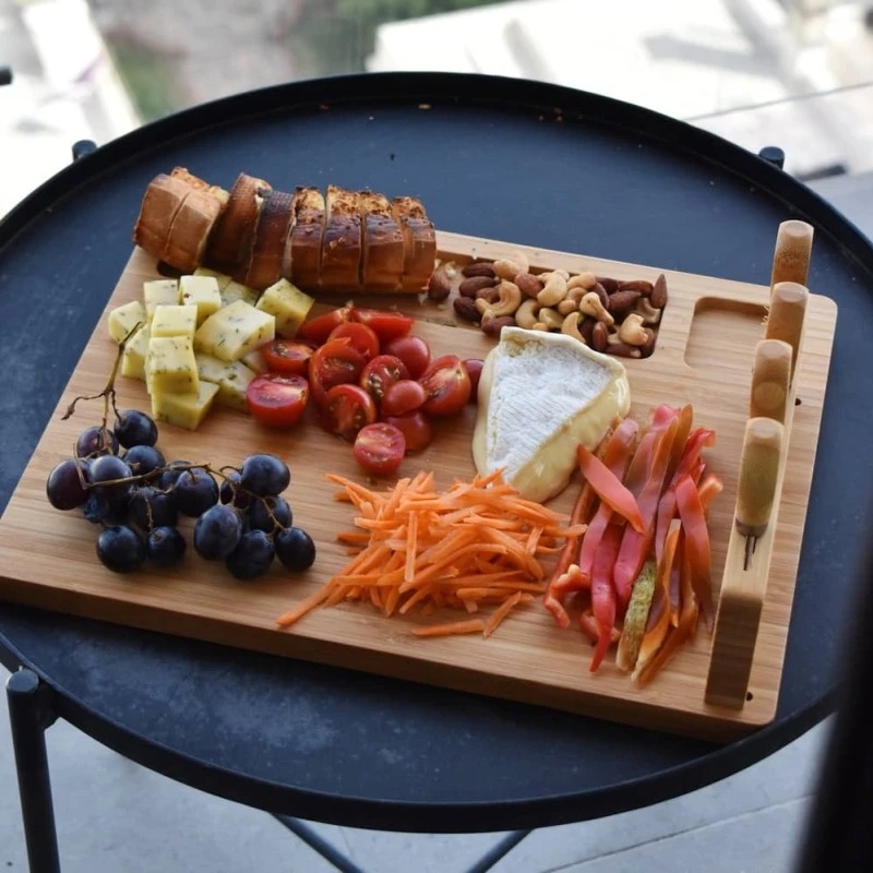 Tabla picadas madera bamboo y kit cuchillos