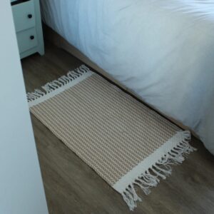 Alfombra tejida beige