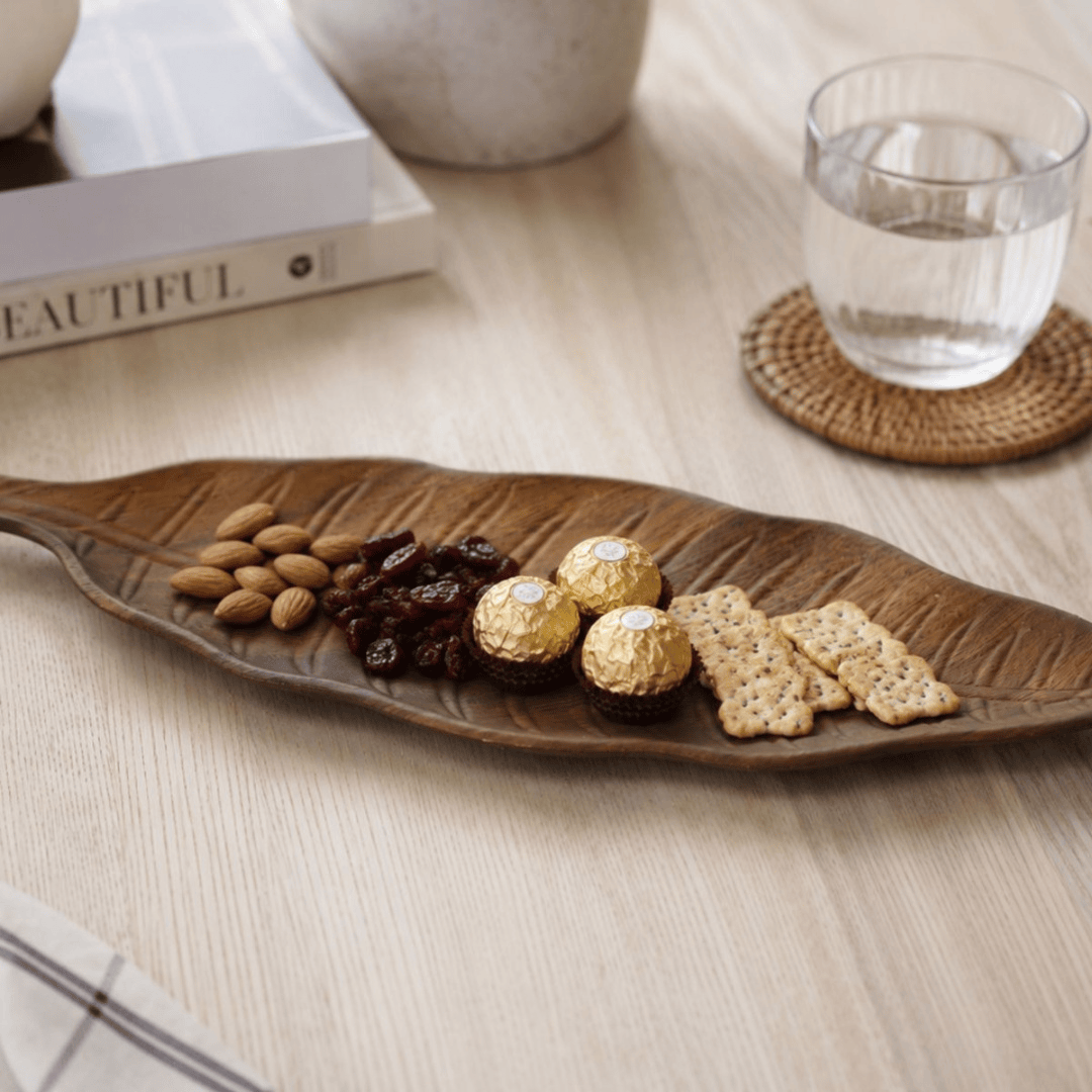 Bandeja decorativa con forma de hoja