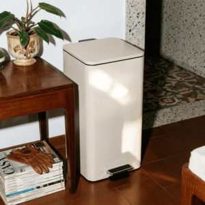 Tacho cesto de basura 30L cuadrado con tapa a pedal - beige